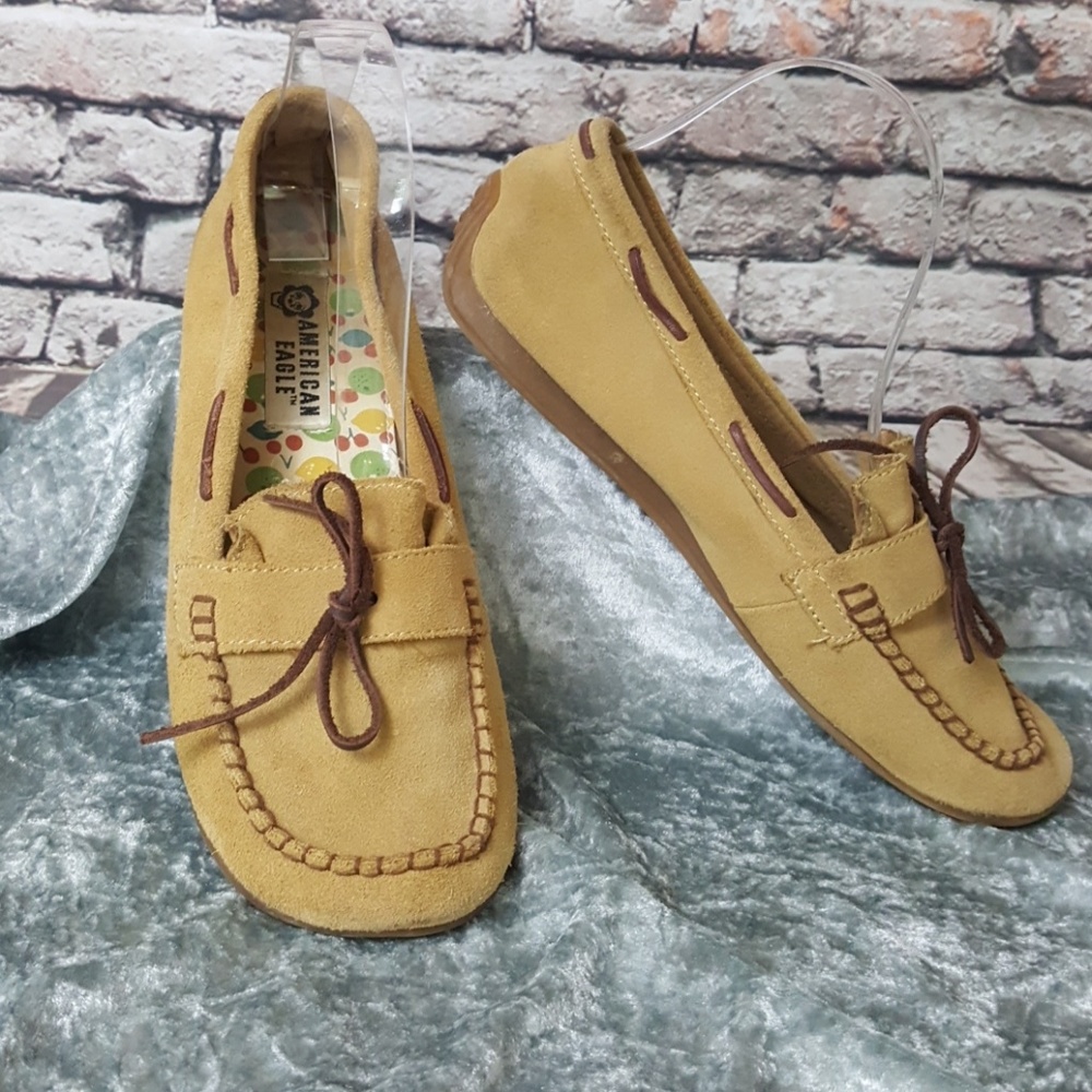 American eagle tan moccasins size 8